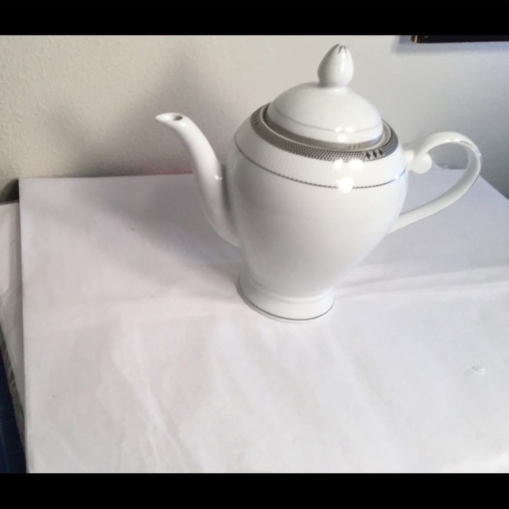 D’moda ITALIAN‎ DESIGN PLATINUM TEA PUT